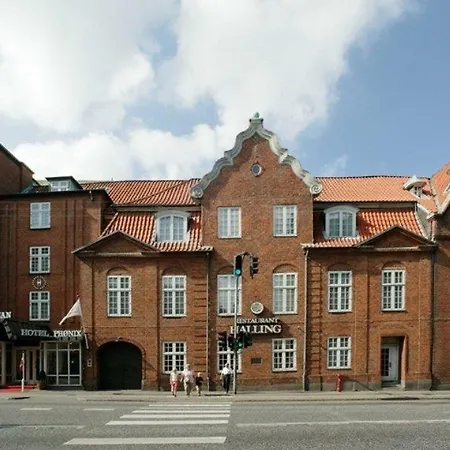 ヘルナン フェニックス ホテル 4*