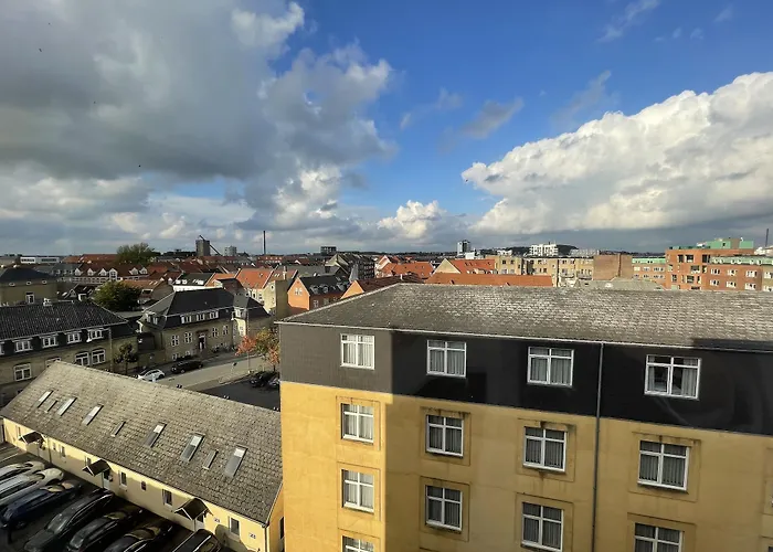 赫尔南凤凰酒店