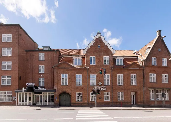 赫尔南凤凰酒店 酒店