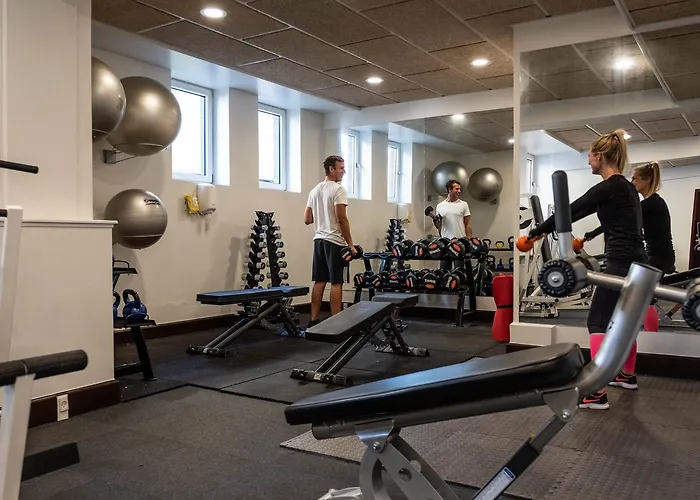 赫尔南凤凰酒店